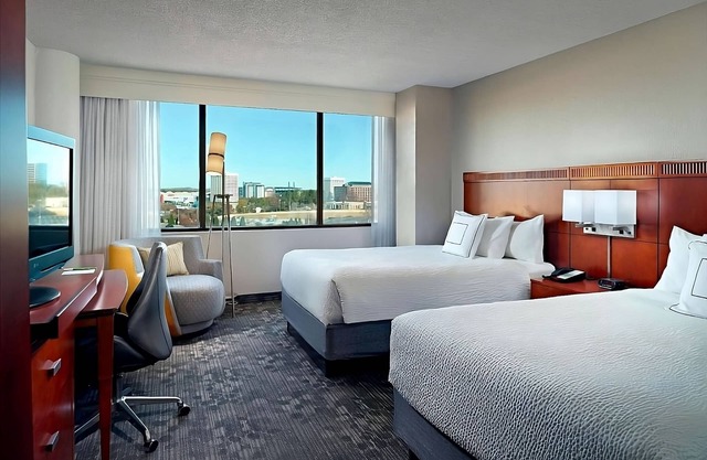 Discover Atlanta's Cumberland Area in Comfort w/Paws Welcome & Pool Available!