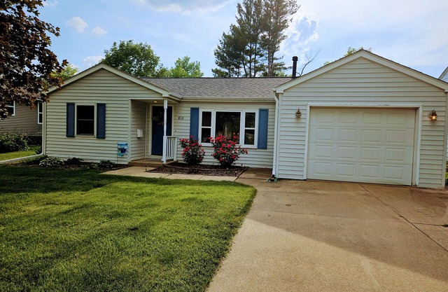Discover Ms. Becky's Bungalow, single level home in Marion County, Iowa!