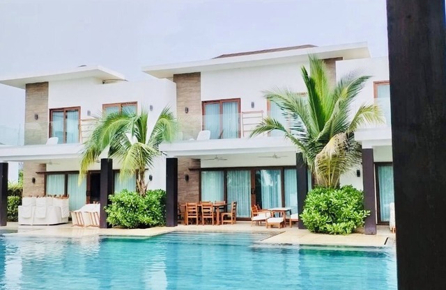 Discover our villa in Monterrico, Guatemala, an oasis of comfort by the sea.