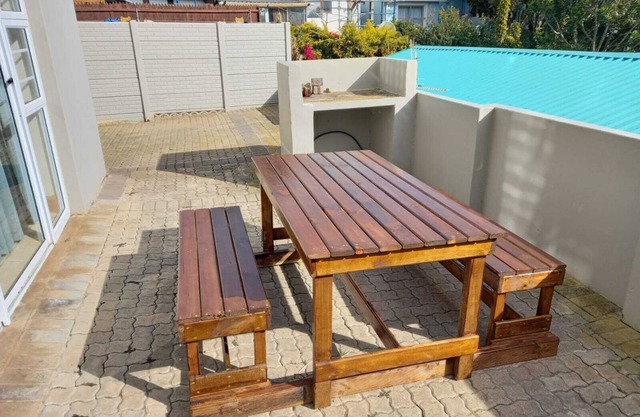 "Discover Your Perfect Canvas: Unwind in Style Just Moments Away from Diaz Beach