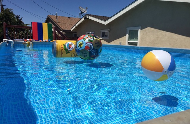 Disney/Anaheim Convention/Knotts/Huntington Beach/Universal Studios Great Value!