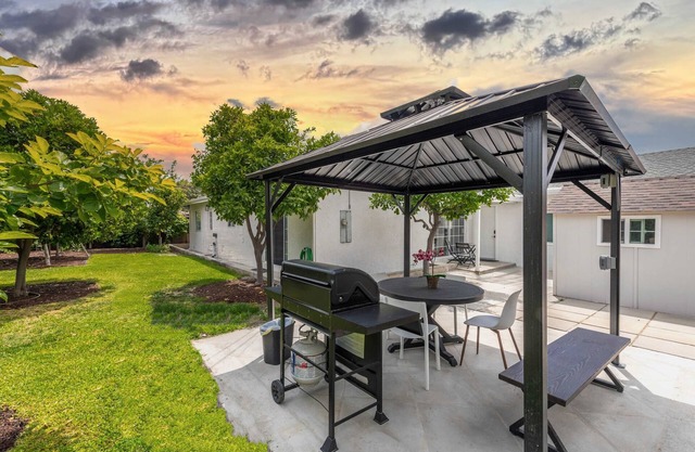 Disneyland/Knott's, 6BR, 4BA, 3000 sqft, No Tax