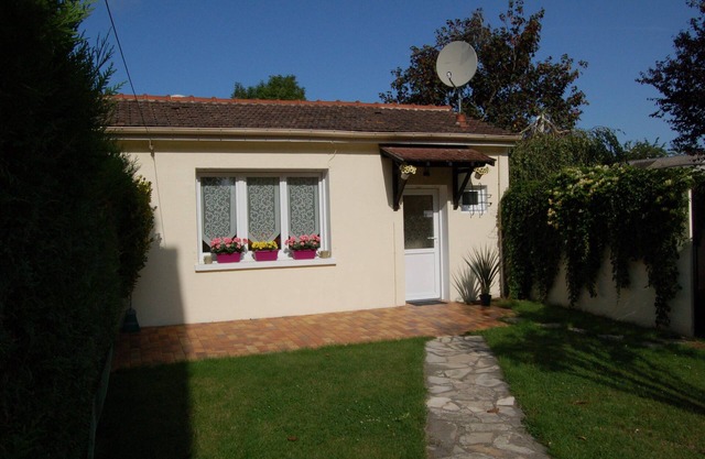 DISNEYLAND PARIS "Angels'Inn" COTTAGE 4 PEOPLE + BABY
