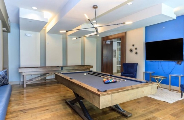 Distinct Houston Luxury Downtown W/kingbed