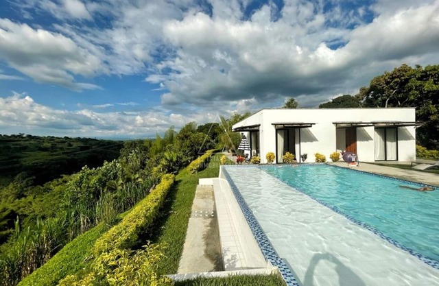 Dive Into Paradise: 3BR, Pool & Views Near Salento!