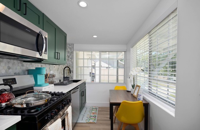 ★DIVINE 1B1B 5mins. DRIVE TO ROSE BOWL STADIUM★