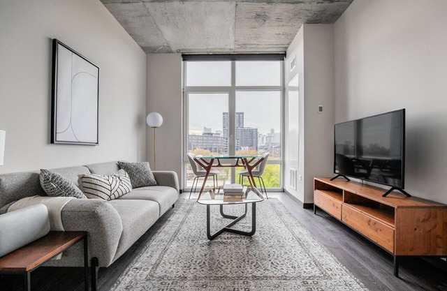 Divine West Loop 1BR w/Gym & Rooftop, nr Union Park, by Blueground