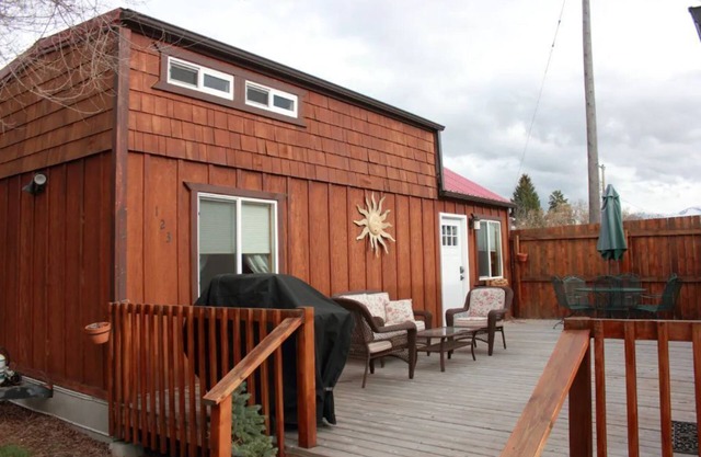 Dixie Creek Bungalows, Not so Tiny, Tiny Home