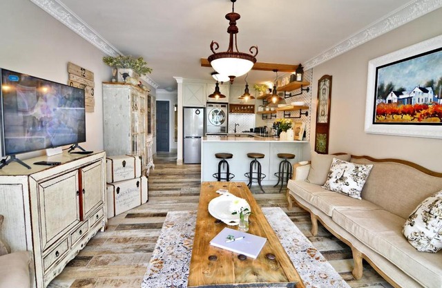 dk villas 4 Riverview, Hout Bay