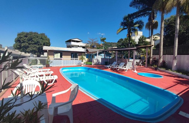 DK3 - CaSA COM 3 SUITES COM PISCINA BRUNO KLEMTZ