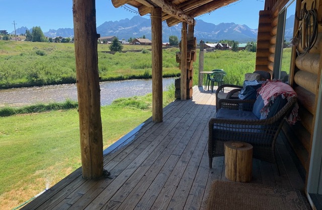 Doc's Lodge The Perfect Sawtooth Escape