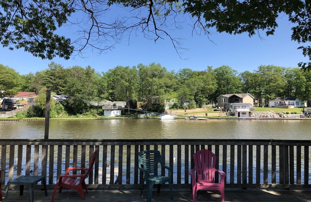 Dock Life Cottage 6 - Riverside, 1 Bedroom, Wasaga