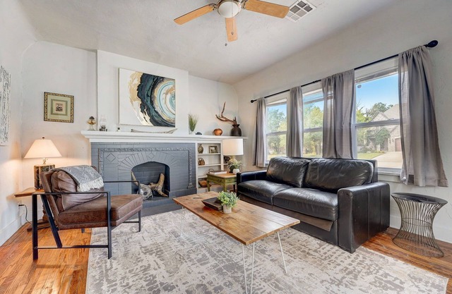 Dog-friendly 2BR | $1900/month | Full Kitchen + Laundry