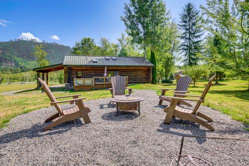 Dog-Friendly Arlington Cabin with Private Hot Tub!