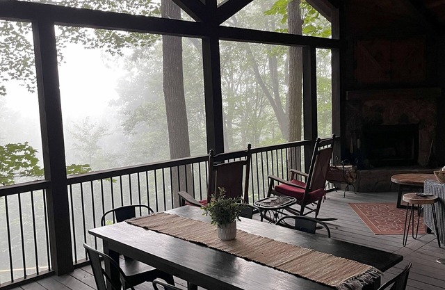 Dog-Friendly Blue Ridge Cabin Hot Tub, Views & Cozy Fall Retreat
