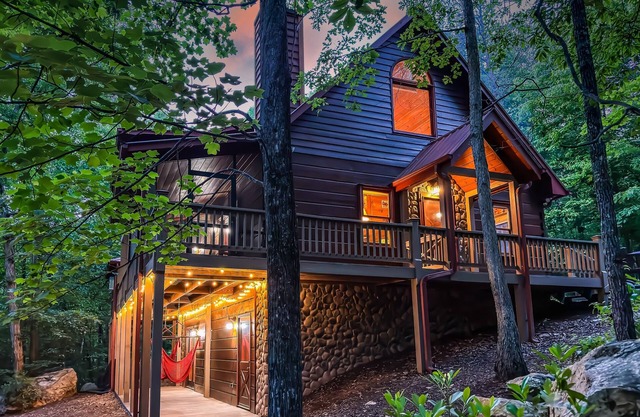 Dog-friendly Blue Ridge getaway with hot tub, game room & mountain charm