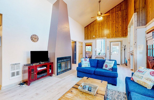Dog-Friendly Coastal Retreat w/Water Views, Deck, Private Hot Tub & WiFi