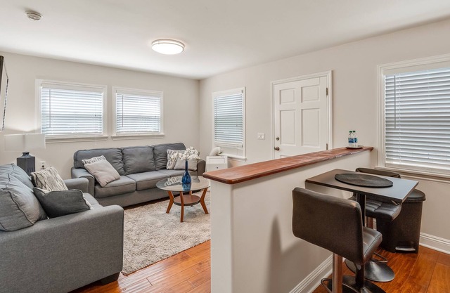 Dog-friendly condo in the Gaslamp with a patio - great location