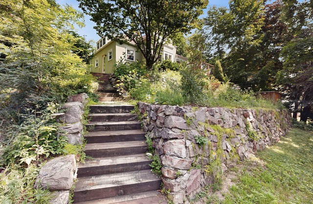 Dog-friendly downtown home with hot tub & deck