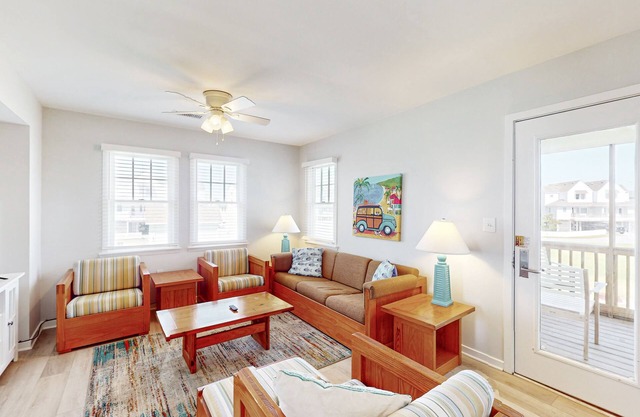 Dog-friendly duplex near the beach w/pool access, washer/dryer, and central AC