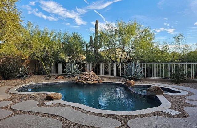 Dog friendly! Heated pool-spa. Gated 3-bedroom house in fabulous Cave Creek