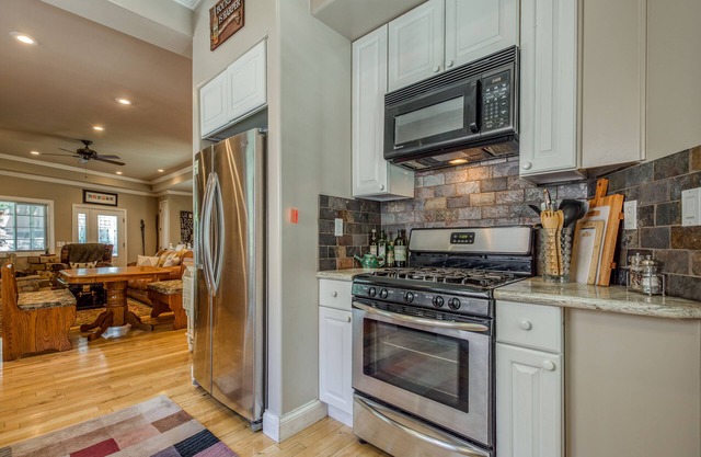 Dog-friendly home with three balconies in a beautiful, wooded neighborhood