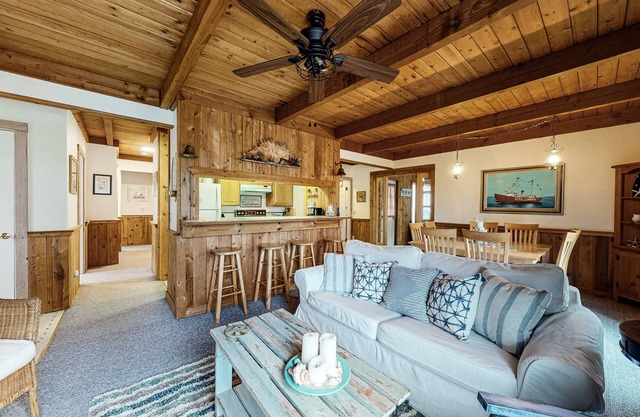 Dog friendly home by river with WiFi, hot tub, fireplace, washer/dryer