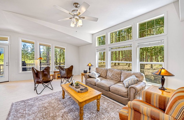 Dog-friendly home on 200 acres with mountain view, fishing ponds & river access