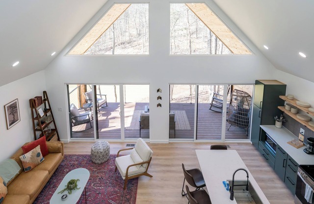 Dog friendly hot tub + fire pit + shared game room