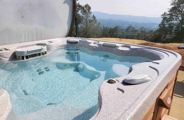 Dog Friendly/Hot Tub/Elements Suite
