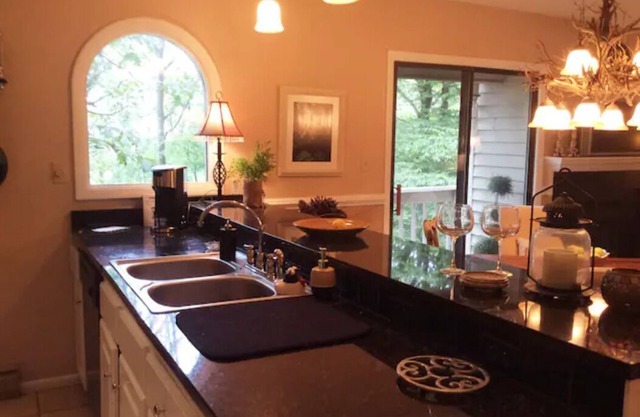 Dog friendly. No stairs! New to VRBO