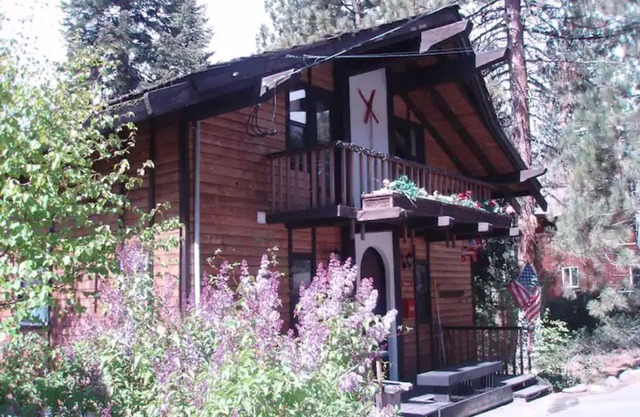 Dollar Point Charming Swedish Chalet,large deck, BBQ, LAKEVIEW/DISCOUNT PRICE