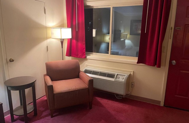 Dollinger's Motor Inn