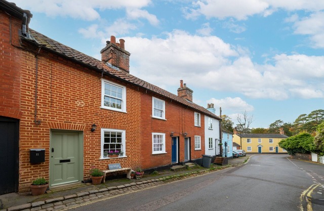 Dolly Cottage - One Bedroom House, Sleeps 2