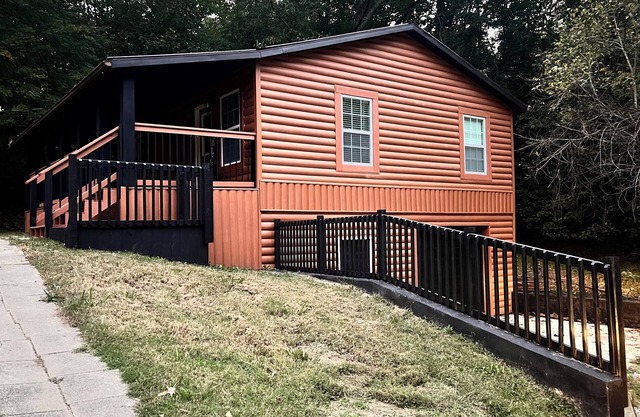 Dollywood Cabin - Luxury with Private Arcades