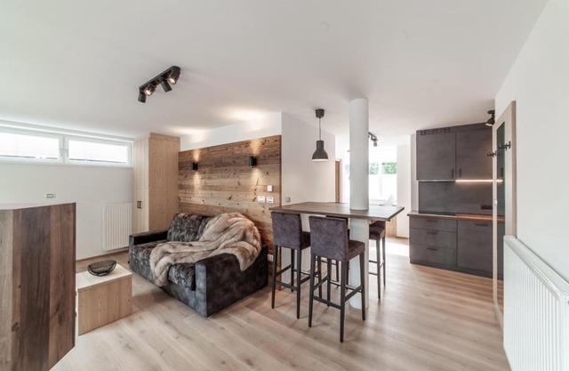 Dolomite Apartments 6&7 - by Familiaris