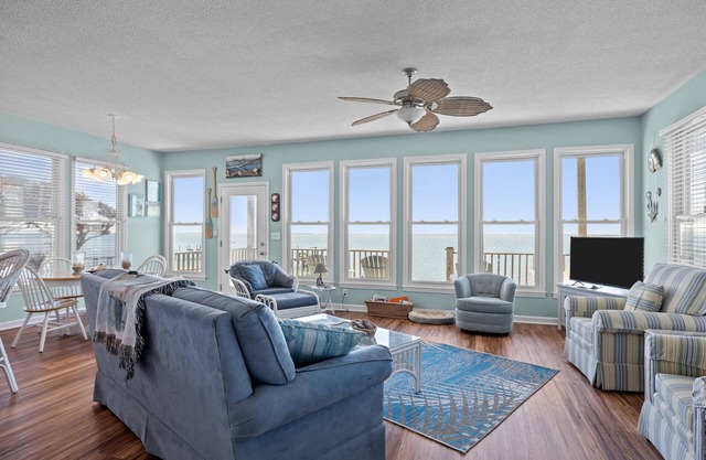 Dolphin Watch-Sound Front Home