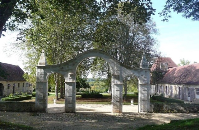 Domaine de La Fourtonie swimming pool spa (hectares of woods and meadows)