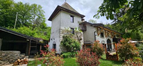 Domaine des moulins - La tour et son spa - petit déjeuner en option