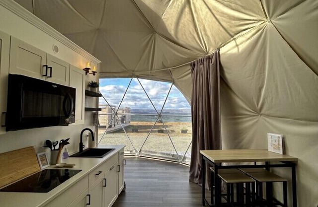 Dome 5 · Luxury Lakeside Dome Experience Private Hot Tub