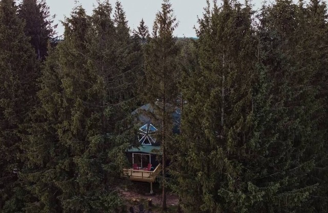 Dome House - beautifully designed with views!