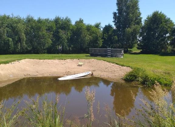 Domek letniskowy na Mazurach nad stawem