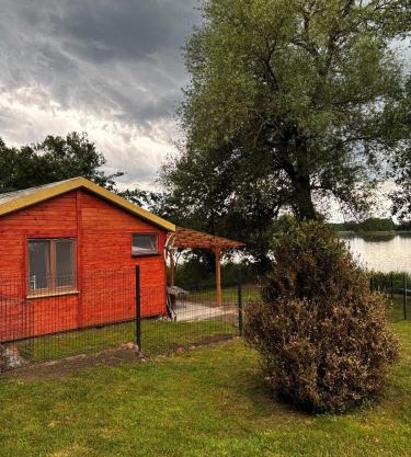 Domek nad jeziorem