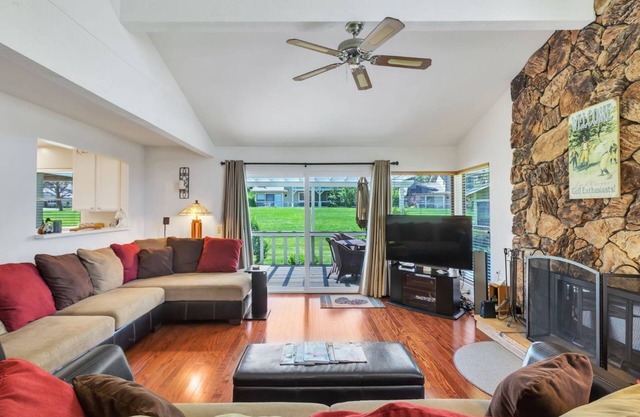 Done Putt Inn - 51 Aspen Circle