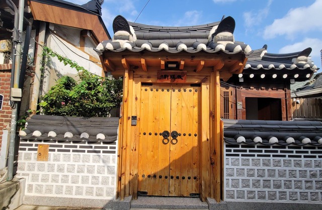 Dongmyo St. 3min, a detached house, Korea Hanok Stay