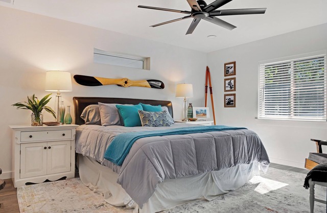 Doo-little Dwelling Charming 2 bed home in Valparaiso Fl. n