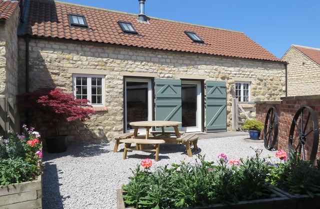 DOODALE COTTAGE - converted barn with highland cattle experience included