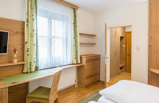 Doppelzimmer, Bad, WC, Gartenseitig - Gasthof Gruber Markt Hartmannsdorf