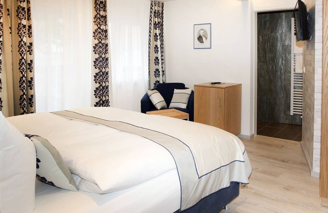 Doppelzimmer, 24qm, mit Dusche und WC