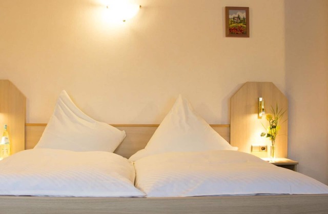 Doppelzimmer Plus Standard ohne Frühstück - Zur Neroburg, Hotel Restaurant